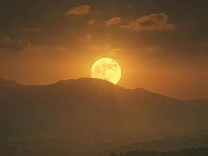 Full Moon In Capricorn: Releasing Success As Identity