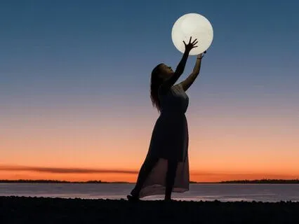 Full Moon Meditation: Lunar Energy & Letting Go