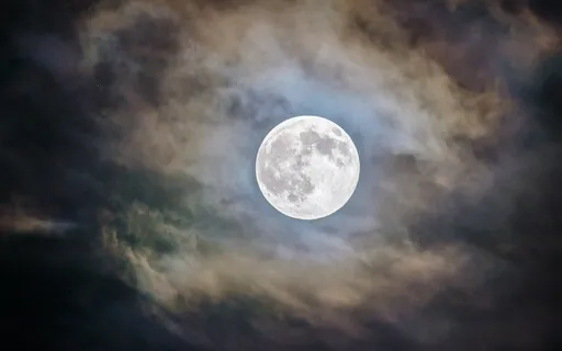 Full Moon Prayer: Illumination & Release