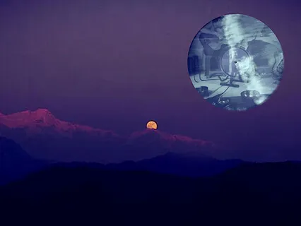 Full Moon Rising 2121  