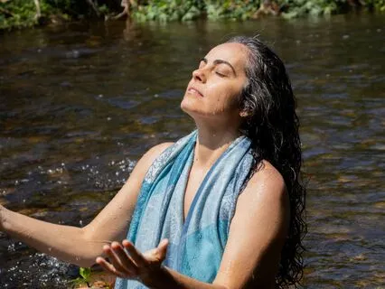 Gayatri Mantra Acoustic - Chanting Mantras 432 Hz