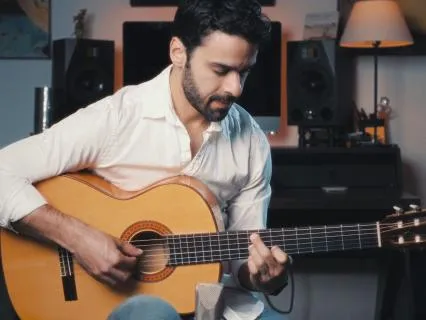 Gentle Acoustic Guitar Melodies To Soothe The Soul