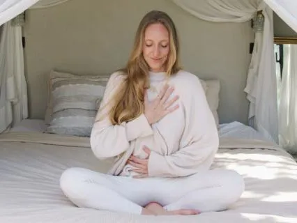 Feminine Body Caress For Deep Connection (FEMR Step 1)