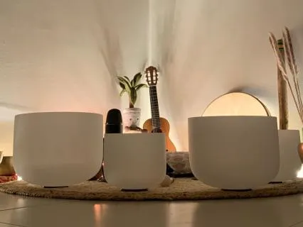Gentle Crystal Bowl Sound Meditation | 12 minutes
