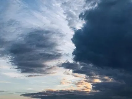 Gentle Nightfall: Ambient Music & Binaural Beats for Sleep