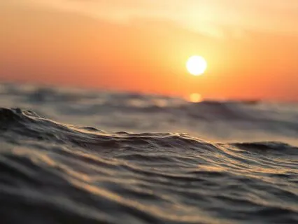 Gentle Ocean Sounds + Binaural Theta Waves For Deep Sleep