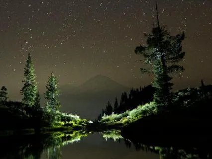 Gentle Sleep Flow – 5 Hz Theta Wave Music