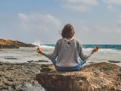 God Is With You | 3-Minute Christian Breathwork For Peace