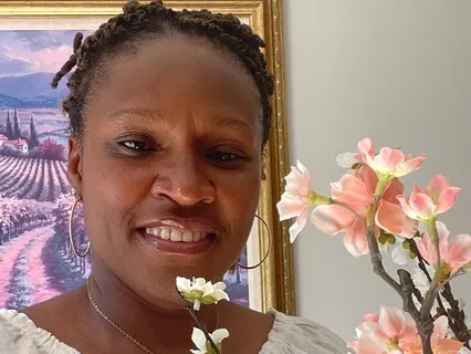 Ground And Flow: A 20 Min Beginner Yoga Stretch & Breathe