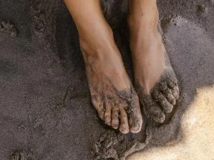 Ground Into Your Feet | 6-Minute Meditation (Voice Only)