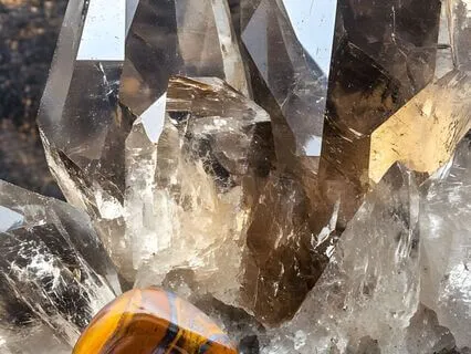 Grounding With Crystals & Solfeggio