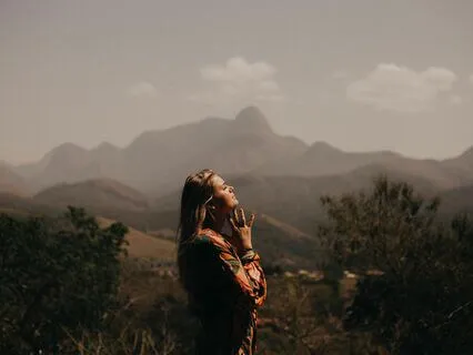 Guide To A Healthy Menstrual Cycle With Ayurveda