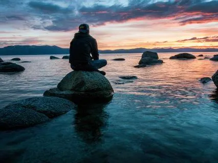 Guided Silent Meditation: 4 Minutes Of Stillness (No Music)