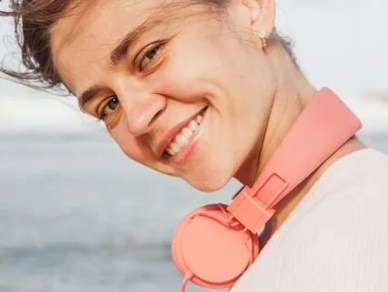 Happiness Frequency: 4 Hz Serotonin Release Music [15 Mins]