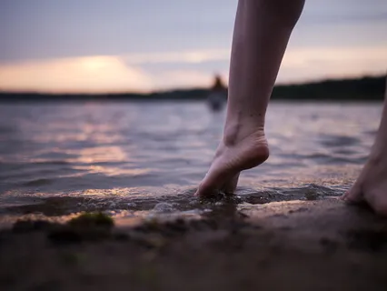 Headlines: A Toe Out Of The Water - Outroduction 