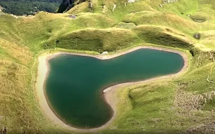 Healing Mountains - Reiki Music With Bell Every 2 Minutes