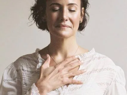 Heart Opening Sound Meditation  - 10 Minute Daily Insight