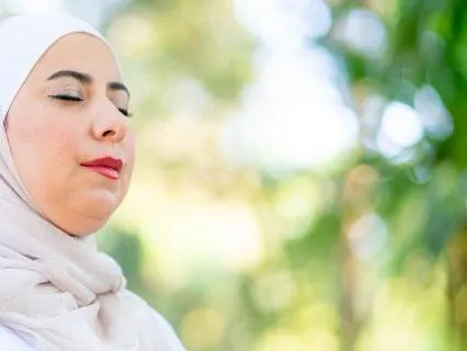 اتصال قلبي: 10 دقائق من تأمل المحبة والإحسان