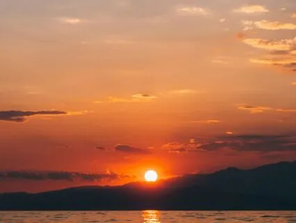 Held In Boundless Presence — A Non-Dual Healing Meditation