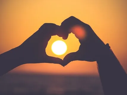 Hjertets omfavnelse og accept