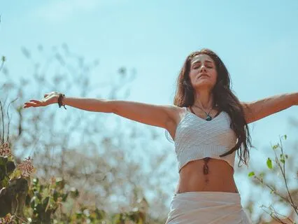 Holding Space: A Teacher’s Meditation For Clarity & Presence