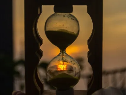 Hourglass Meditation For Calm Stillness 