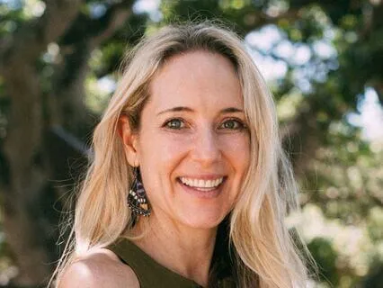 How To Defuse From Unhelpful Thoughts With Dr. Diana Hill