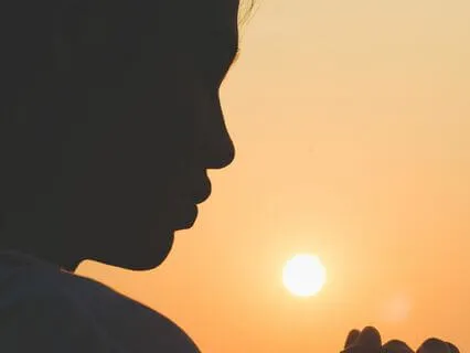 How To Manifest Wealth & Abundance Easily