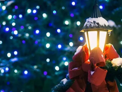 How To Navigate Family Drama During The Holidays