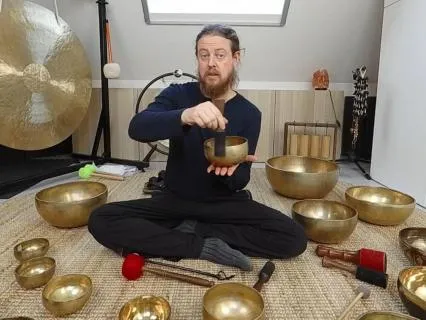How To Play Singing Bowls - What Mallet To Use?