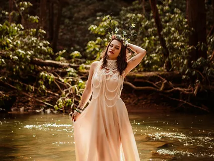 HU - Singing An Ancient Name Of God