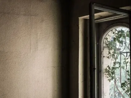 I Am - Lent Day 33: Love That Conquers Death