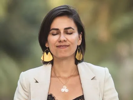 I Am The Iconic Leader (Transform Imposter Syndrome)