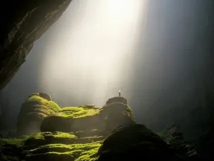 Inner Light In A Dark Cave At 40 Hz