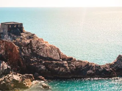 Inner Stillness Meditation: Ambient Tones For Deep Peace