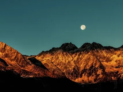 Intimacy With The Moon