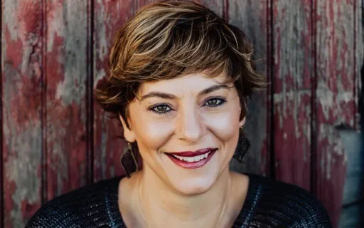 Isaiah 41:10 MSG: I Am With You (No Music)