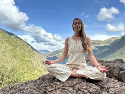 Knee Pain Meditation – Release Resistance, Move Forward