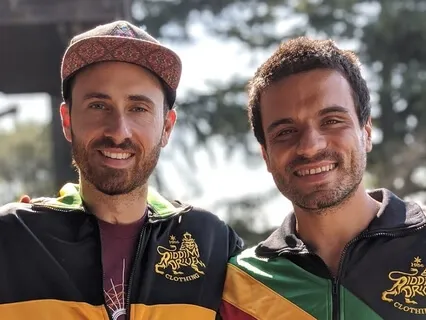 Kopuz Icaro (Featuring Madhu Anziani)