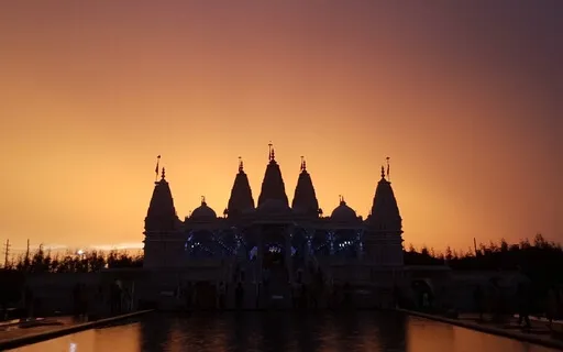 Krishna Chants - Shree Krishna Govind Hare Murari