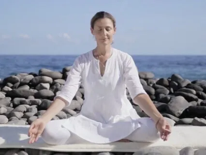 Kundalini Mantra Meditation: Aad Guray Nameh (Protection)