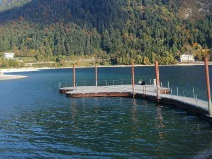 Lago con Olas Suaves para Dormir Profundamente