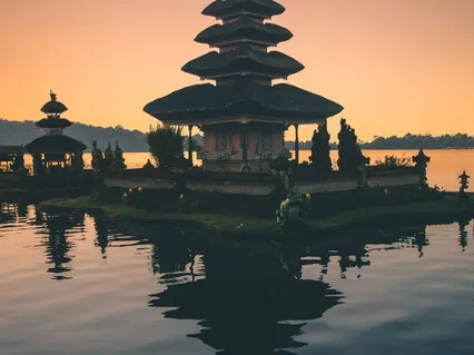 Law Of Attraction (528Hz)