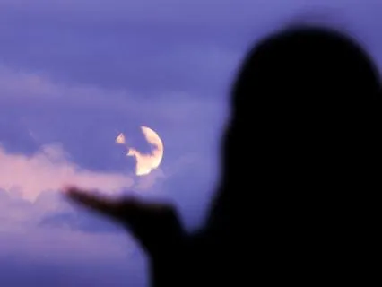 Lay Down Your Day With Gratitude - A 10-Min Bedtime Practice