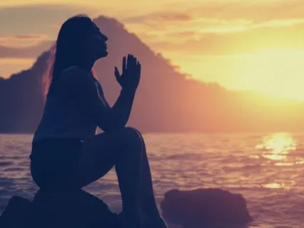 Letting Go Before Sleep – Surrender & Rest