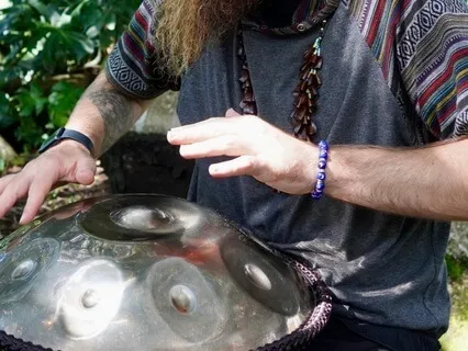 Letting Go Of Thoughts To Feel More Alive