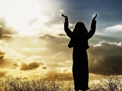 Letting Go Of Your Thoughts To Create In The Present