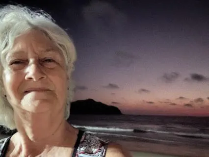 A Gentle Travel Visualization With Breath & Laughter