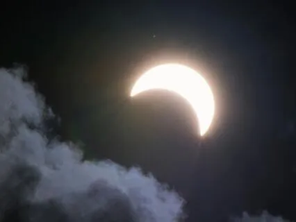 Lightwaves On The Moon