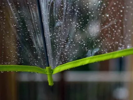 Listening To Rain: Guided Mindfulness For Inner Freedom
